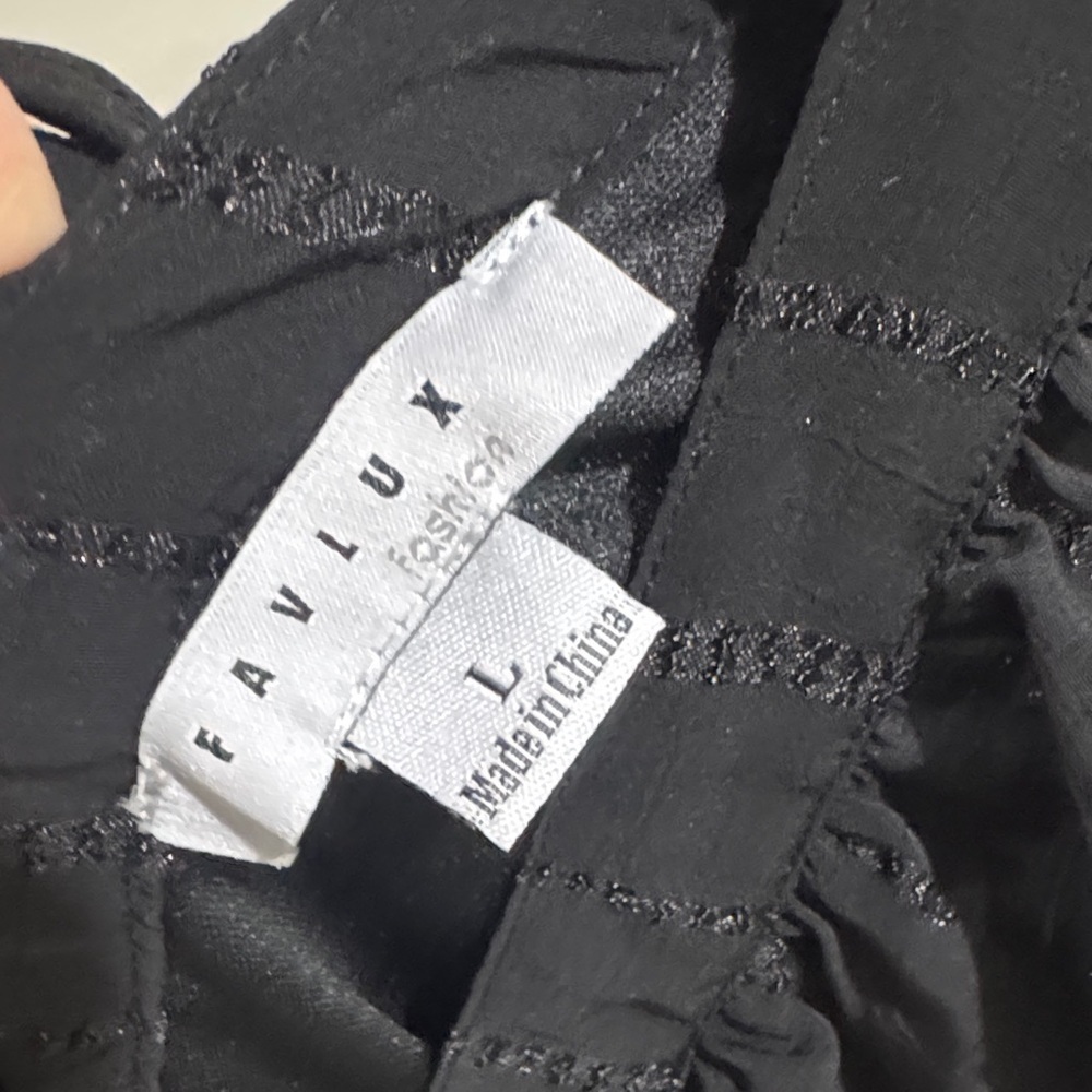 Ruffled Black V-Neck dress - Picture 6 of 6